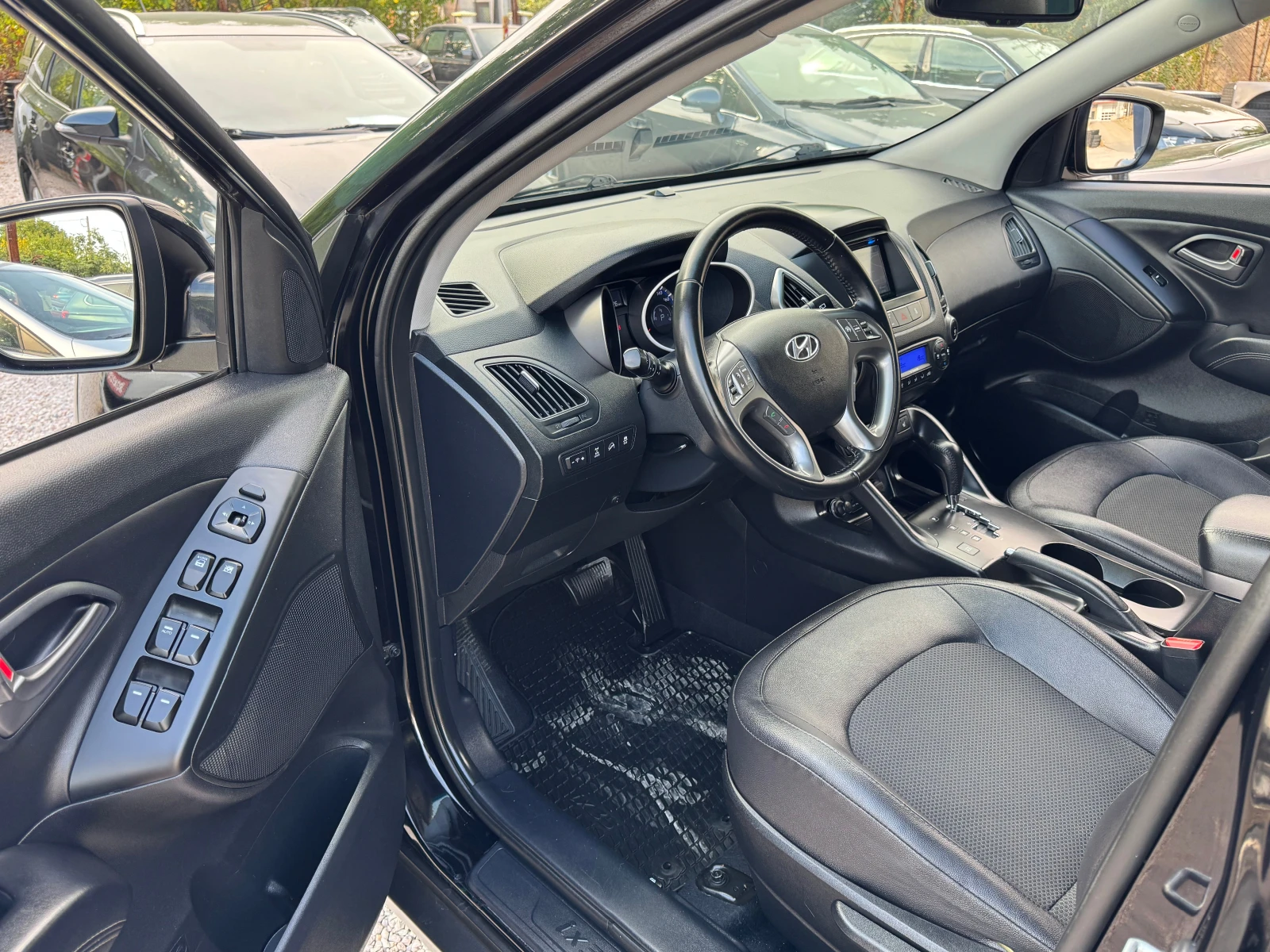 Hyundai IX35 ФУЛ ЕКСТРИ, снимка 10 - Автомобили и джипове - 55930081