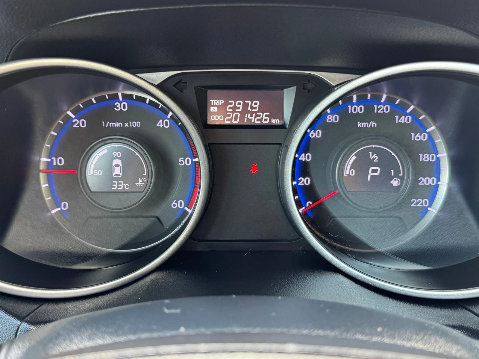 Hyundai IX35 ФУЛ ЕКСТРИ, снимка 8 - Автомобили и джипове - 55930081