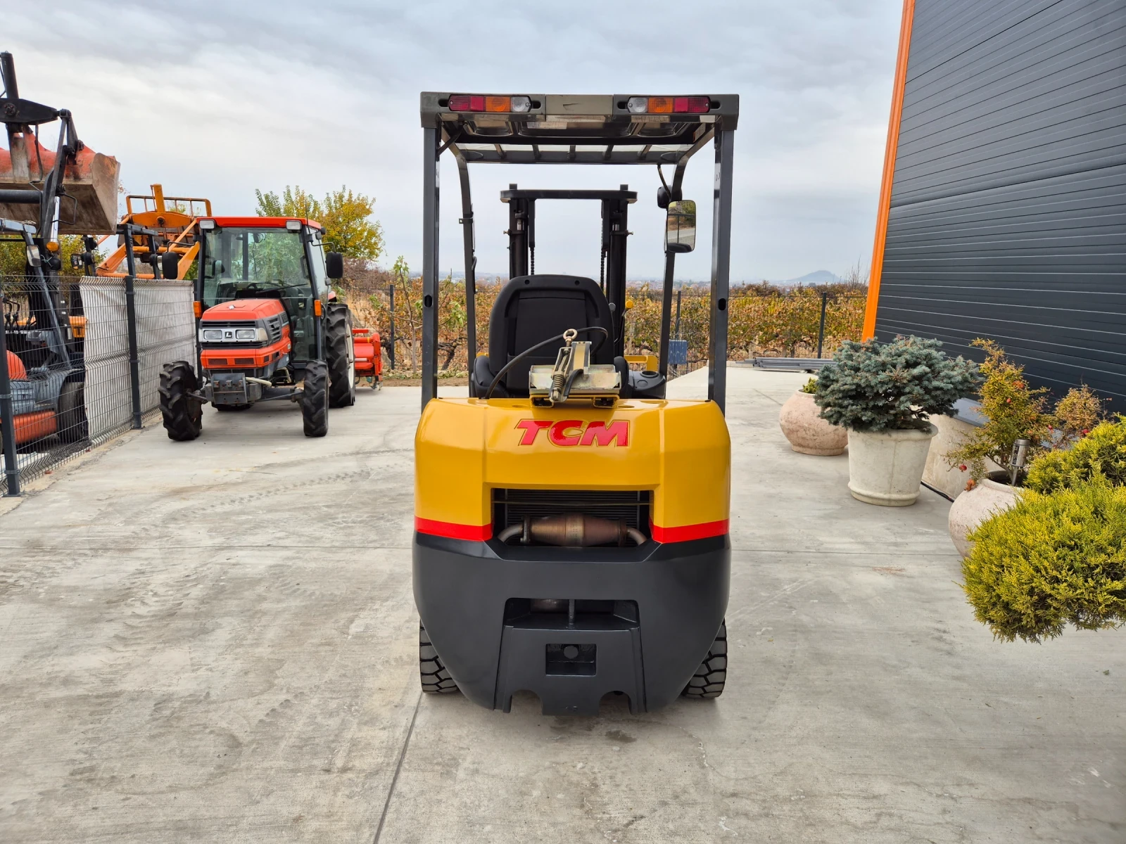  TCM  /  +  /  ! | Mobile.bg   4