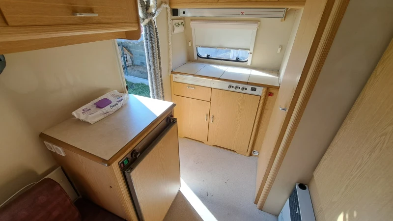 Каравана KIP GREY-LINE, снимка 7 - Каравани и кемпери - 53469787