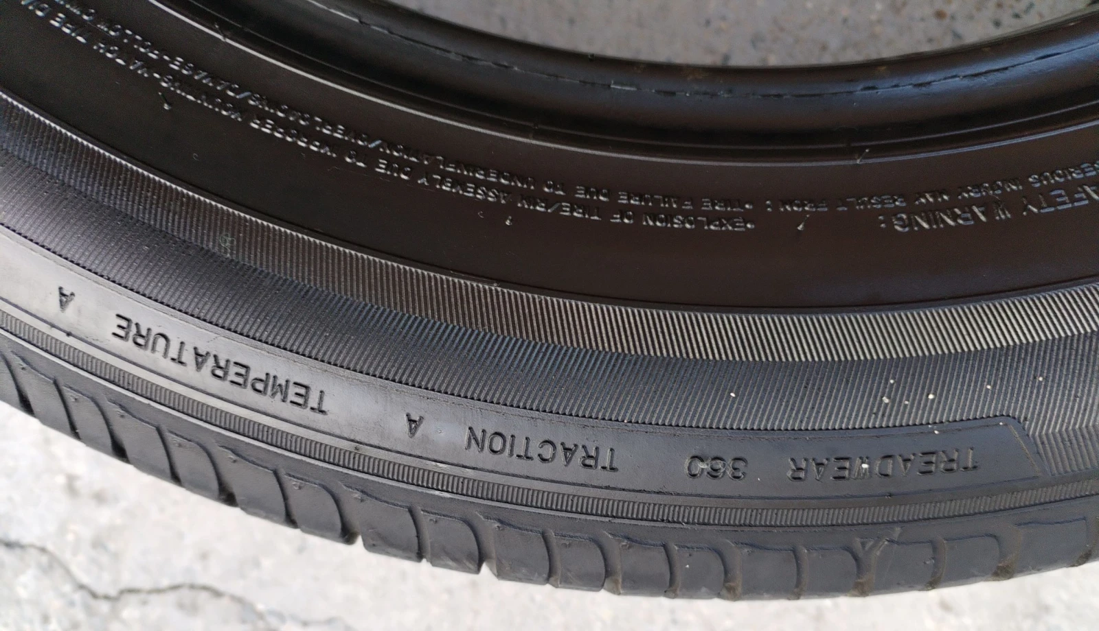 Гуми Всесезонни 225/60R18, снимка 7 - Гуми и джанти - 55657923