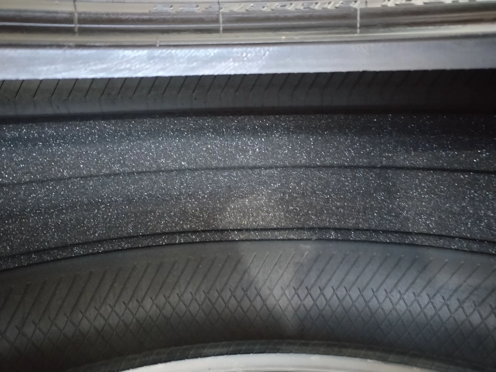 Гуми Всесезонни 225/60R18, снимка 9 - Гуми и джанти - 55657923
