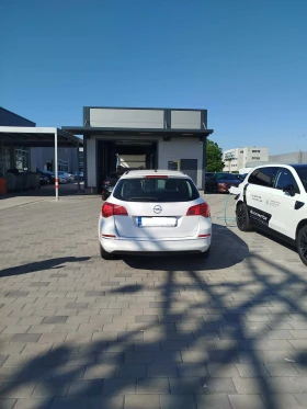 Opel Astra J sport tourer, снимка 4