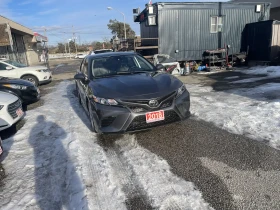 Toyota Camry SE, снимка 2