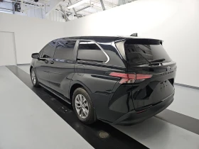 Toyota Sienna LE* 8 МЕСТА* BLIND SPOT* LANE ASSIST, снимка 4