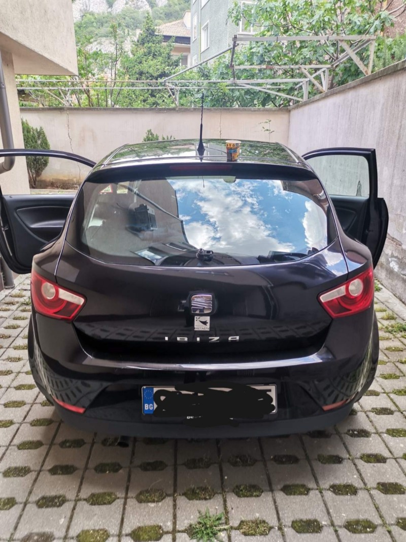 Seat Ibiza, снимка 2 - Автомобили и джипове - 45513266