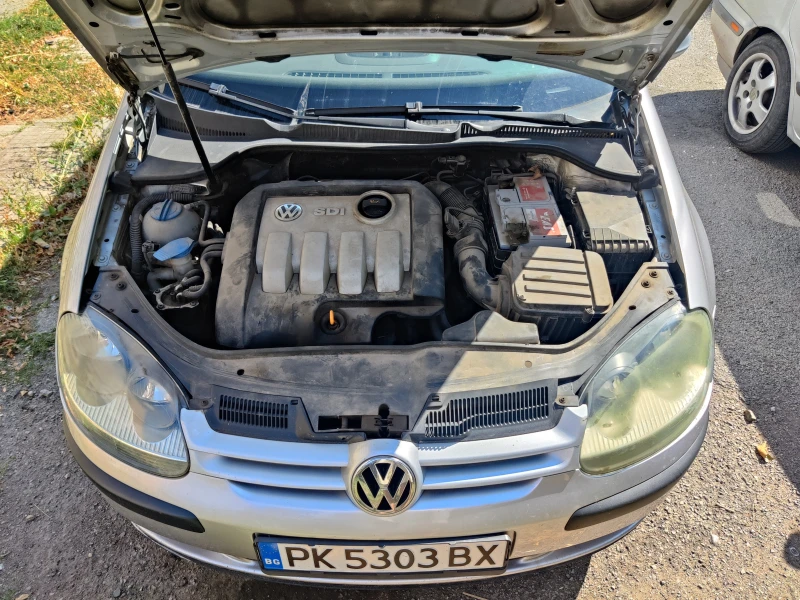 VW Golf 5, снимка 9 - Автомобили и джипове - 47441433