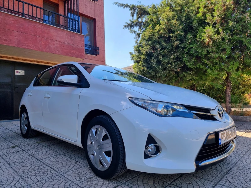 Toyota Auris * 1.6* 132PS* Multimedia* Kamera, снимка 3 - Автомобили и джипове - 47259462