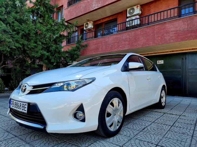 Toyota Auris * 1.6* 132PS* Multimedia* Kamera, снимка 1 - Автомобили и джипове - 47259462