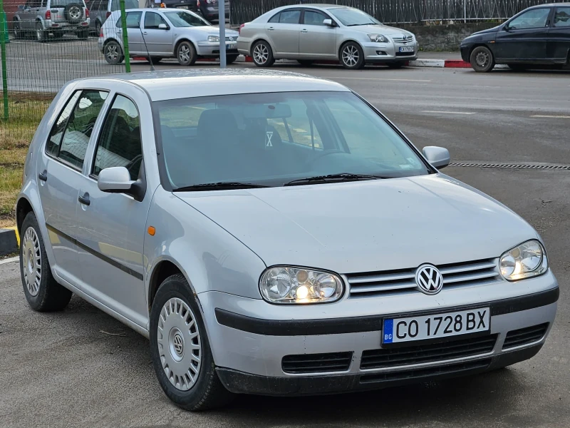 VW Golf, снимка 1 - Автомобили и джипове - 48506580