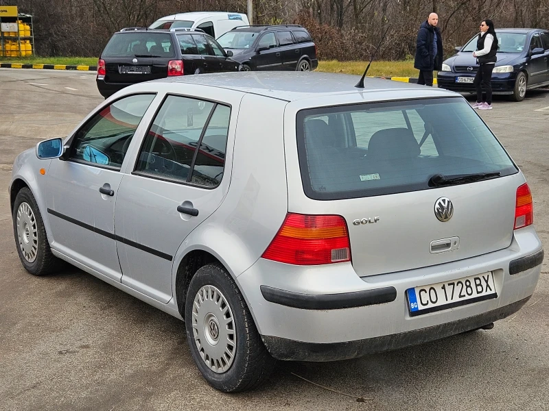 VW Golf, снимка 3 - Автомобили и джипове - 48506580