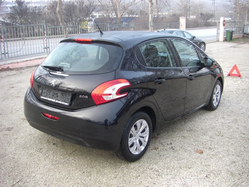 Peugeot 208 1.4hdi NAVI EURO 5B, снимка 5 - Автомобили и джипове - 49361401