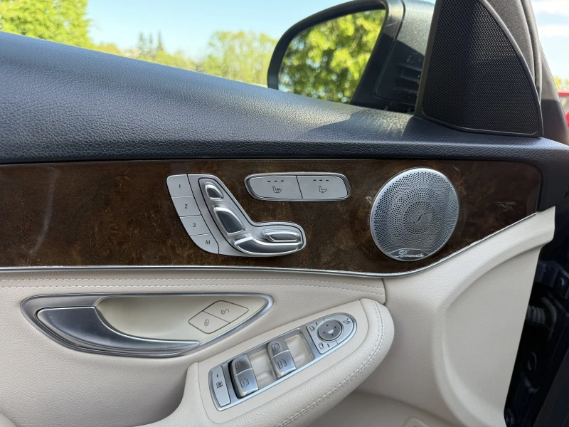 Mercedes-Benz C 300 4 MATIC, снимка 5 - Автомобили и джипове - 50944107