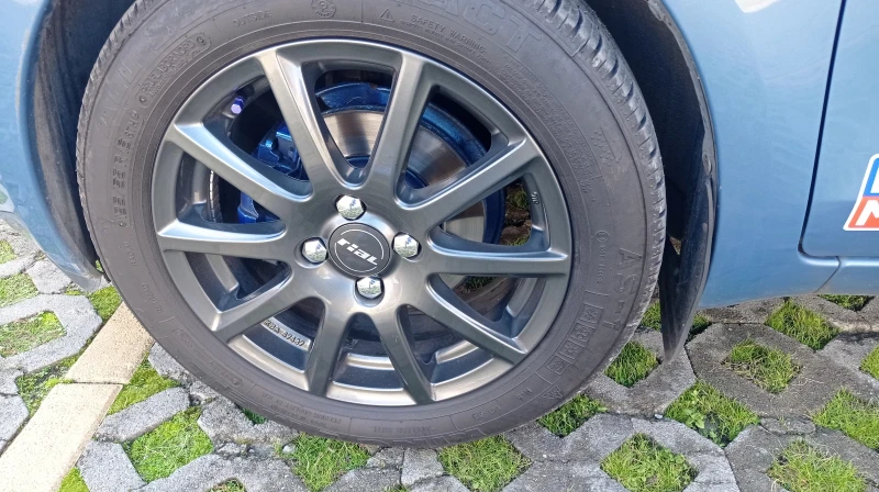 Toyota Yaris 1.3  , снимка 5 - Автомобили и джипове - 52505569