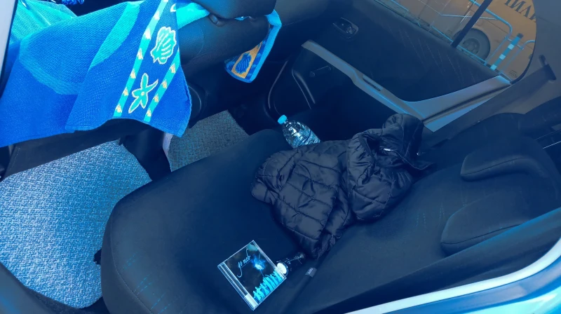 Toyota Yaris 1.3  , снимка 13 - Автомобили и джипове - 52505569