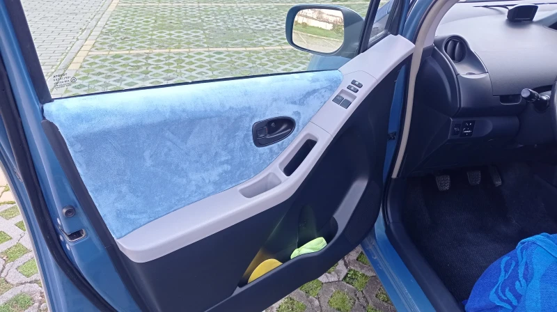 Toyota Yaris 1.3  , снимка 12 - Автомобили и джипове - 52505569