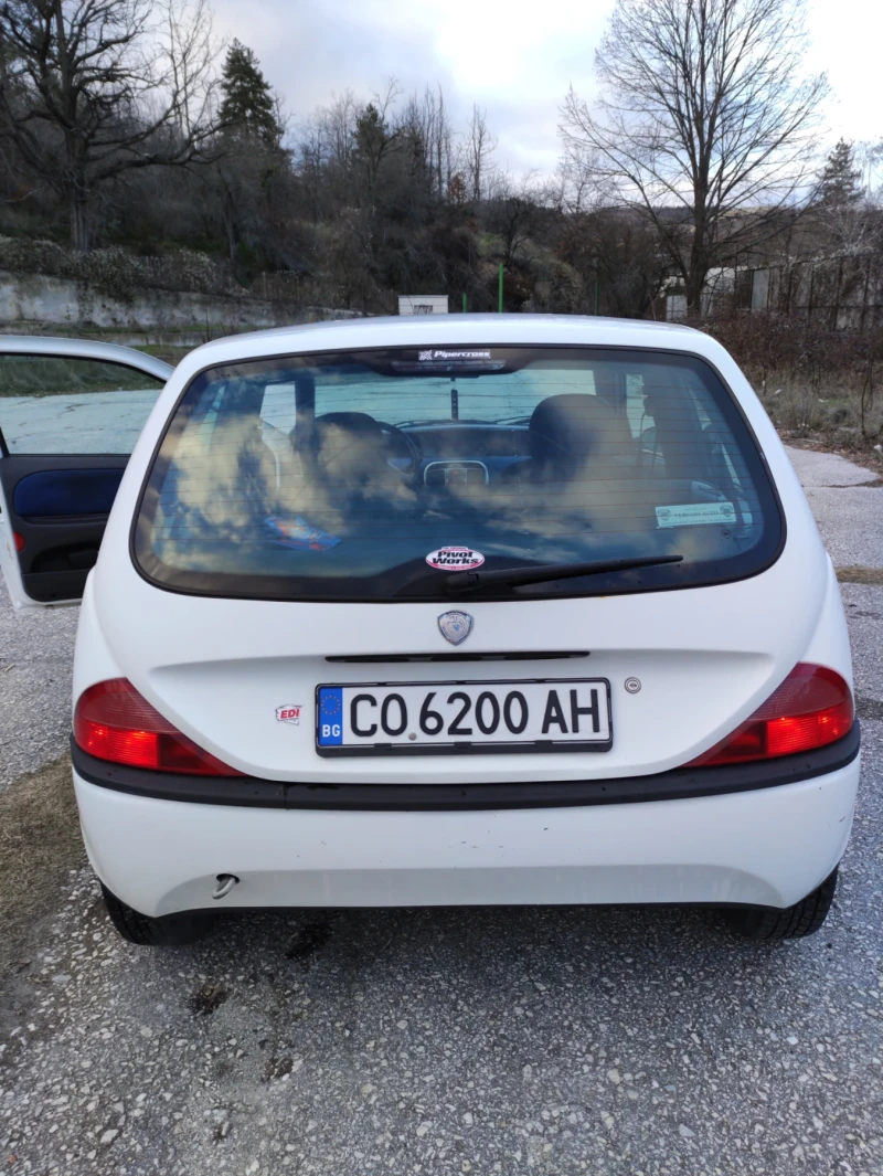 Lancia Ypsilon 1.2, снимка 2 - Автомобили и джипове - 52951035
