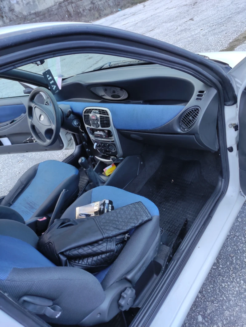 Lancia Ypsilon 1.2, снимка 12 - Автомобили и джипове - 52951035