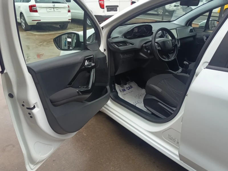 Peugeot 208 1.4hdi, снимка 9 - Автомобили и джипове - 53287896
