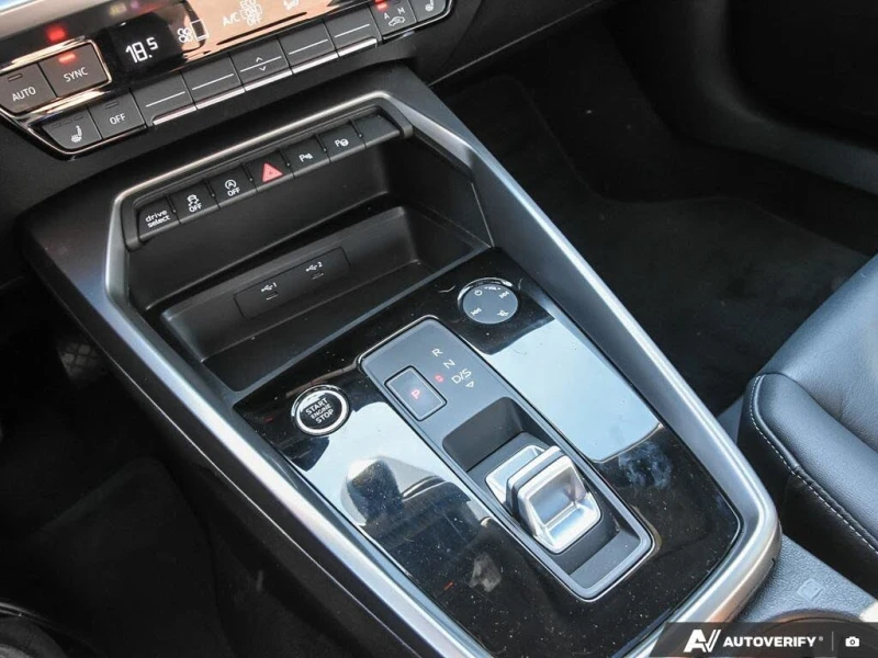 Audi A3 !quattro Komfort AWD!* АвтоКредит* Цена до БГ* , снимка 10 - Автомобили и джипове - 53525944