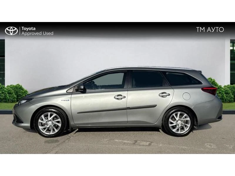 Toyota Auris, снимка 3 - Автомобили и джипове - 48368164