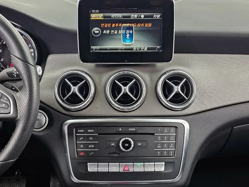 Mercedes-Benz CLA 2.5, снимка 14 - Автомобили и джипове - 54288351