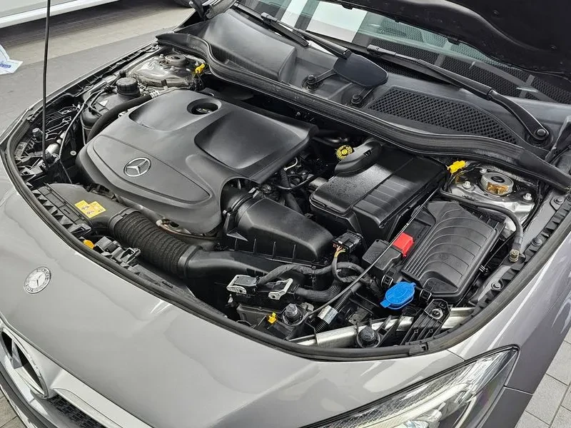 Mercedes-Benz CLA 2.5, снимка 6 - Автомобили и джипове - 54288351