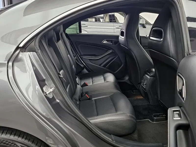 Mercedes-Benz CLA 2.5, снимка 12 - Автомобили и джипове - 54288351