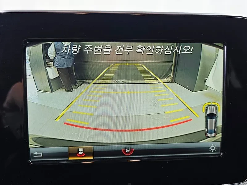 Mercedes-Benz CLA 2.5, снимка 15 - Автомобили и джипове - 54288351