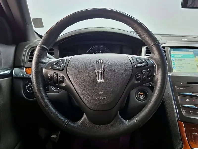 Lincoln MKS | Mobile.bg � ����������� 13
