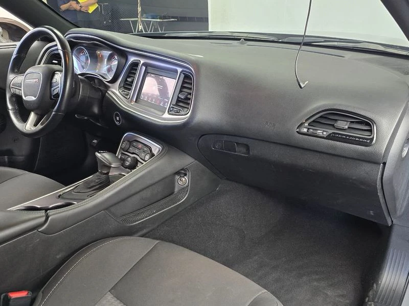 Dodge Challenger 5.7 5.7 Automatic, снимка 7 - Автомобили и джипове - 56003170