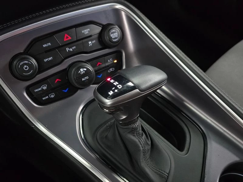 Dodge Challenger 5.7 5.7 Automatic, снимка 9 - Автомобили и джипове - 56003170