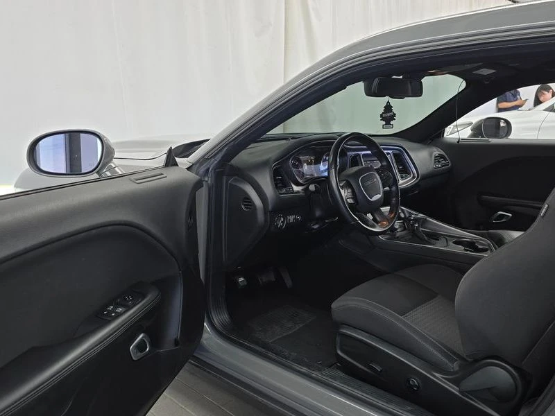 Dodge Challenger 5.7 5.7 Automatic, снимка 10 - Автомобили и джипове - 56003170