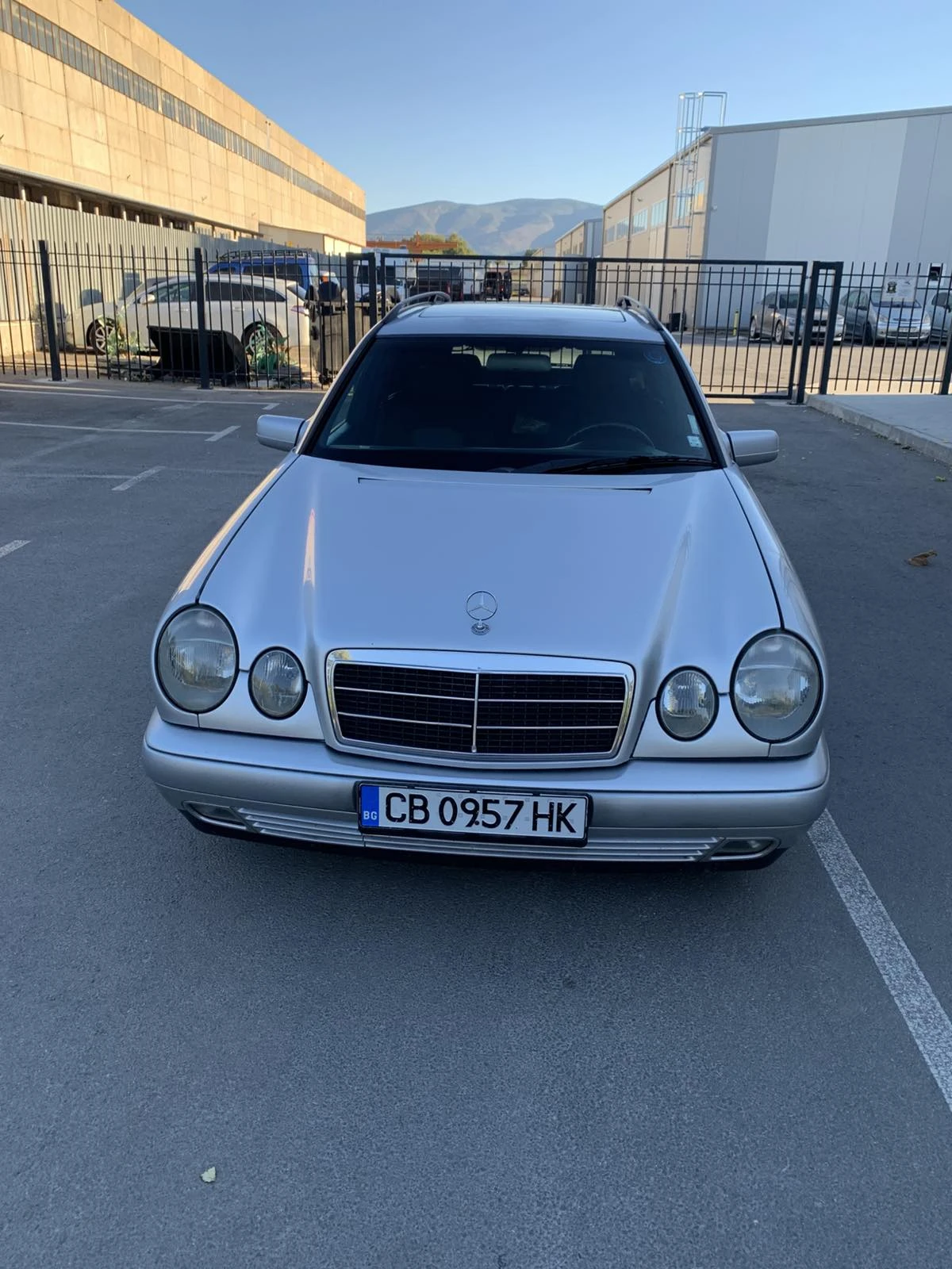 Mercedes-Benz E 240 W210 Classic ГАЗ, снимка 1