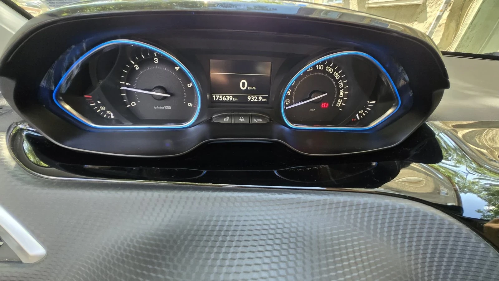 Peugeot 2008 1.6 HDI - изображение 7