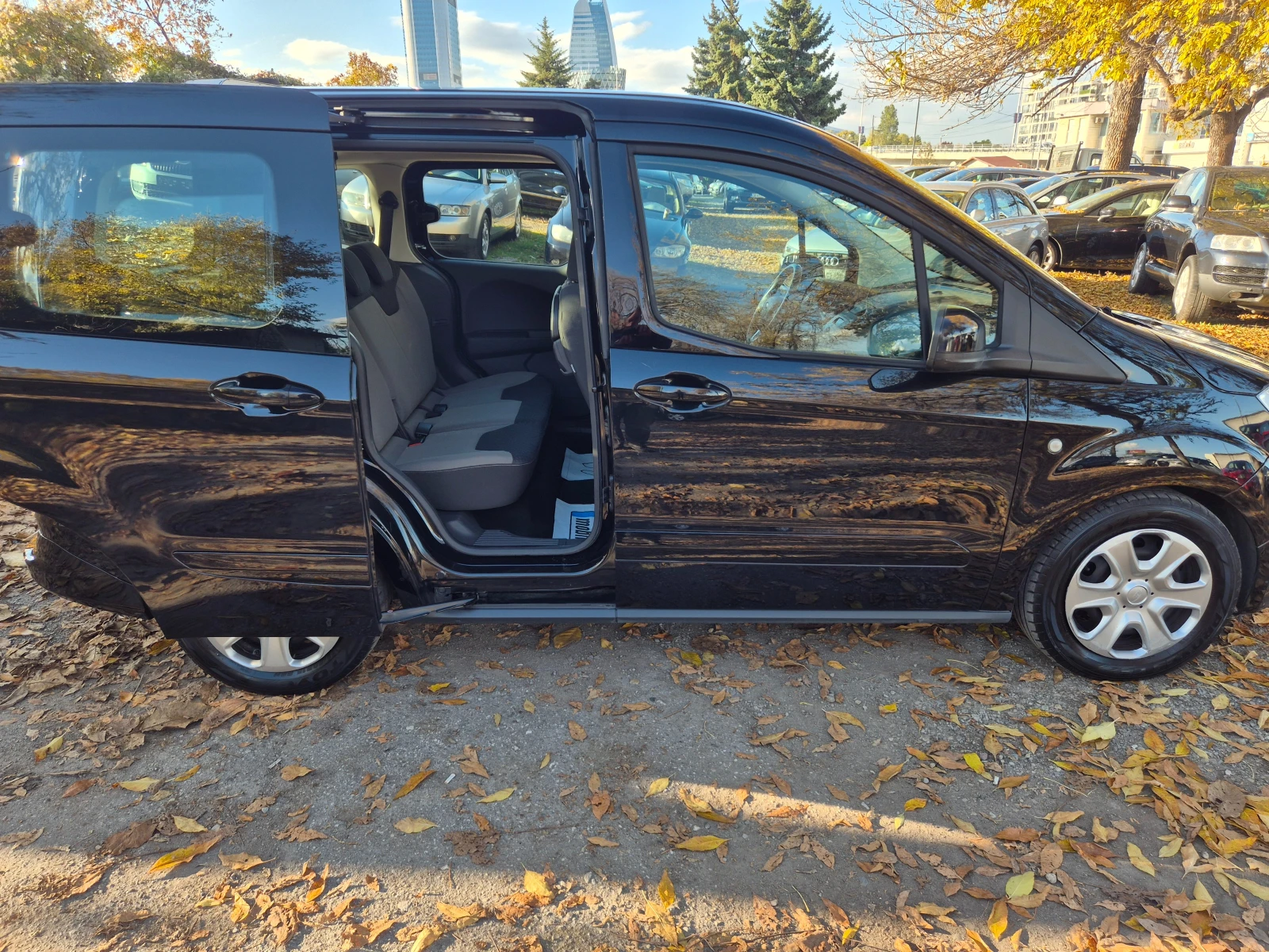 Ford Courier TOURNEO1.5TDCI ПЪТНИЧЕСКО 2 БРОЯ СТРАНИЧНИ ВРАТИ  | Mobile.bg — изображение 14