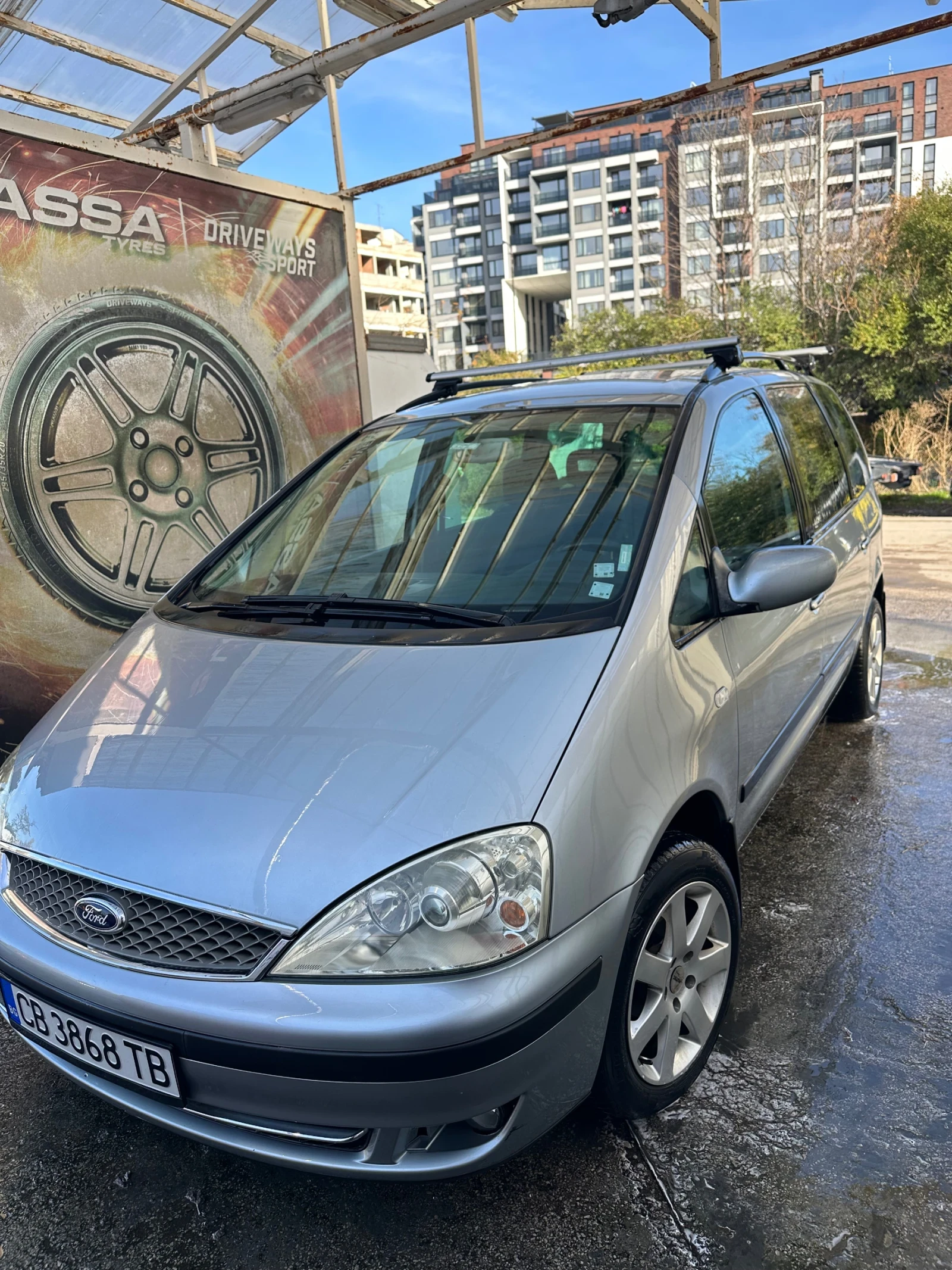 Ford Galaxy Ghia - изображение 4