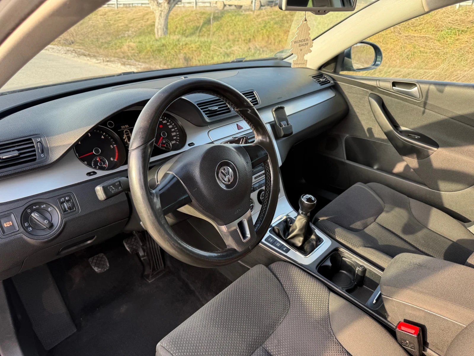 VW Passat, снимка 9 - Автомобили и джипове - 53710192