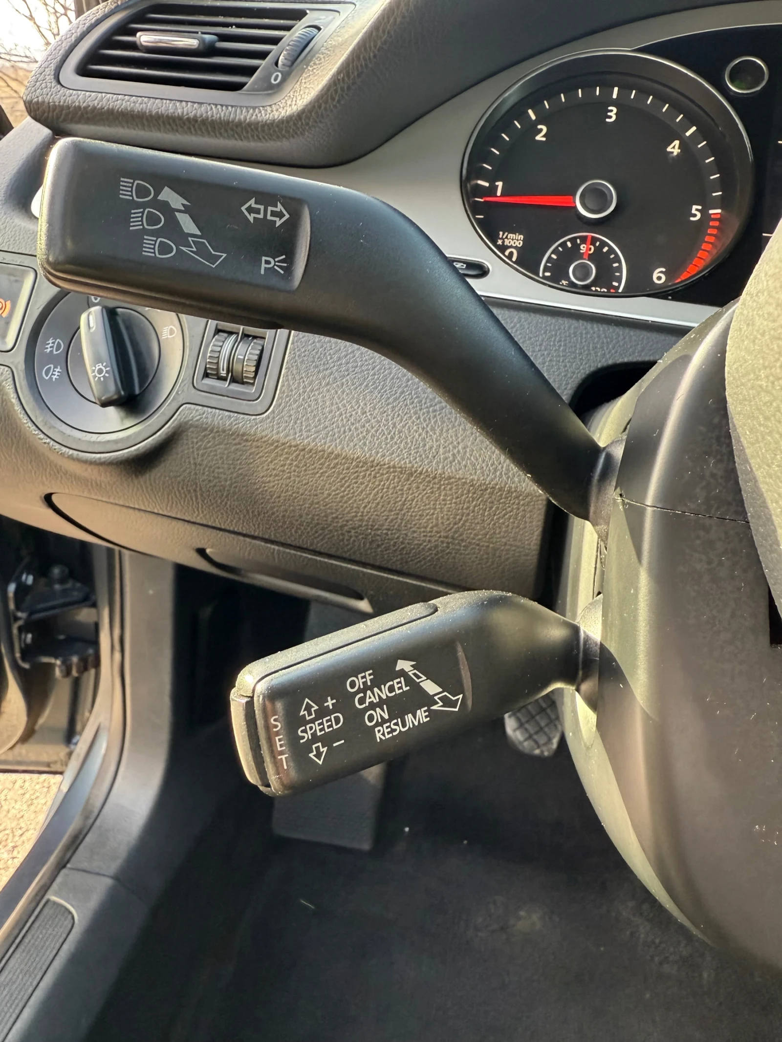 VW Passat, снимка 15 - Автомобили и джипове - 53710192