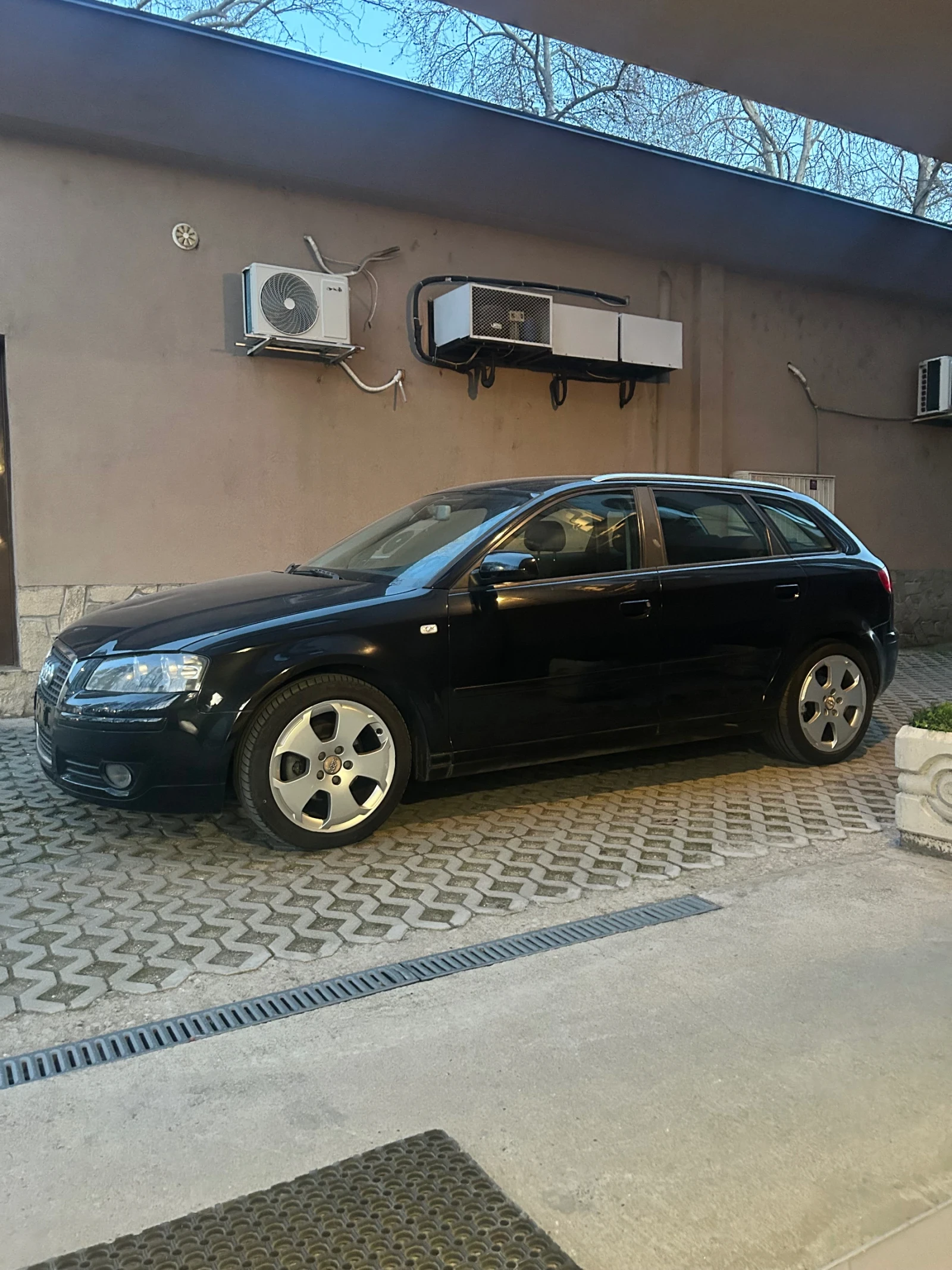 Audi A3 Sportback  1.6i + газ, снимка 3 - Автомобили и джипове - 53845577