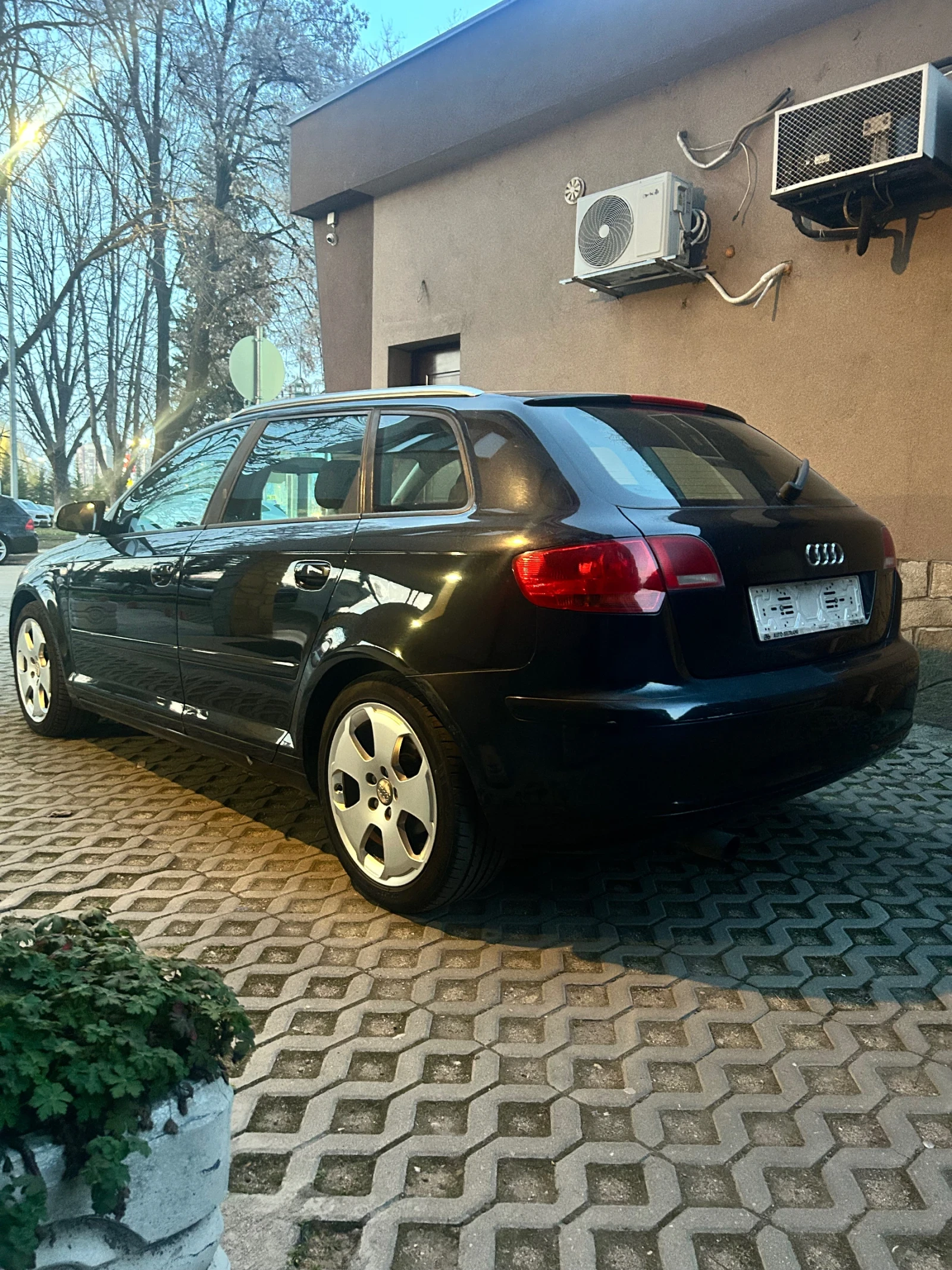 Audi A3 Sportback  1.6i + газ, снимка 4 - Автомобили и джипове - 53845577