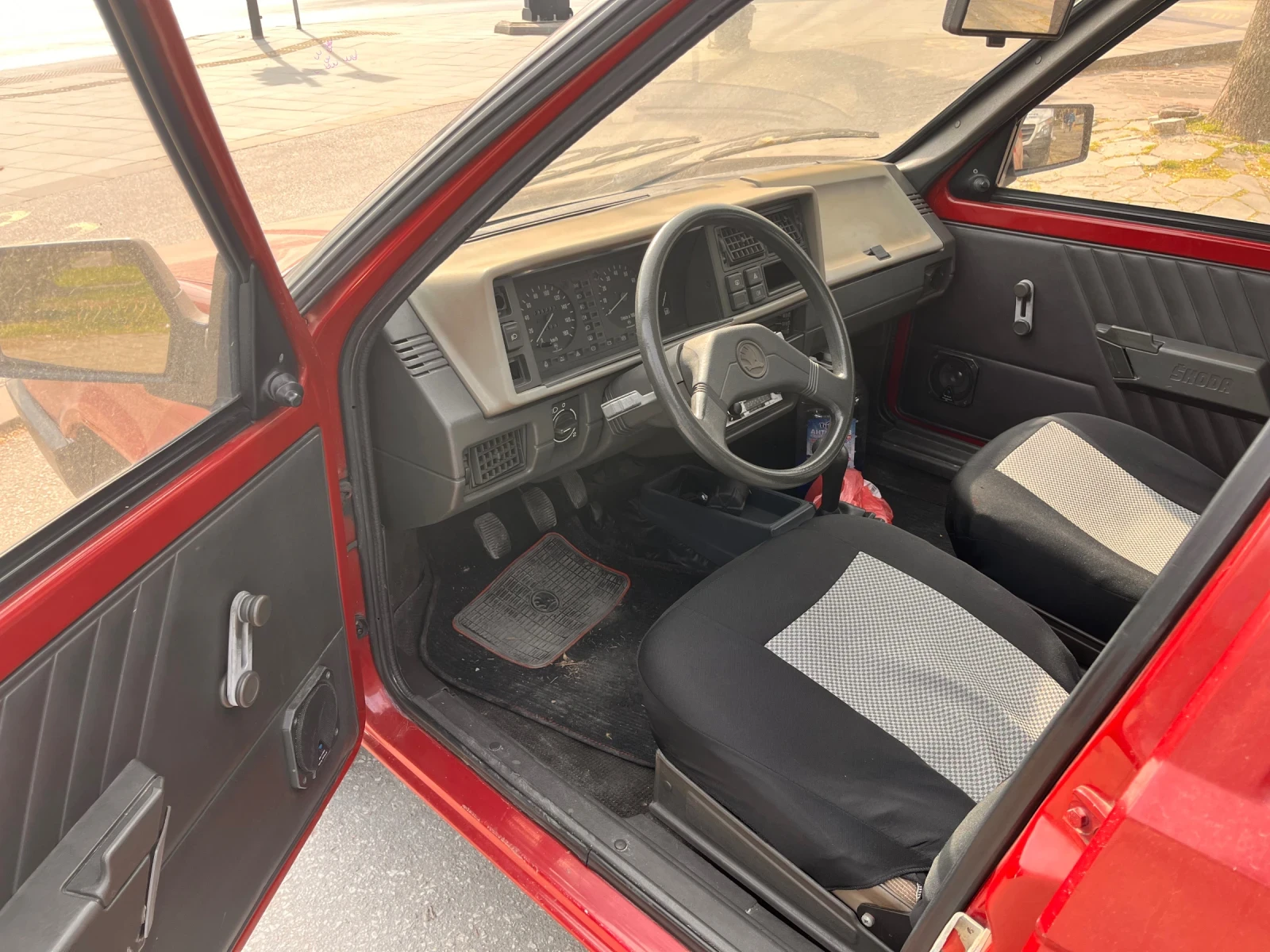 Skoda Favorit 135L, снимка 6 - Автомобили и джипове - 53870440