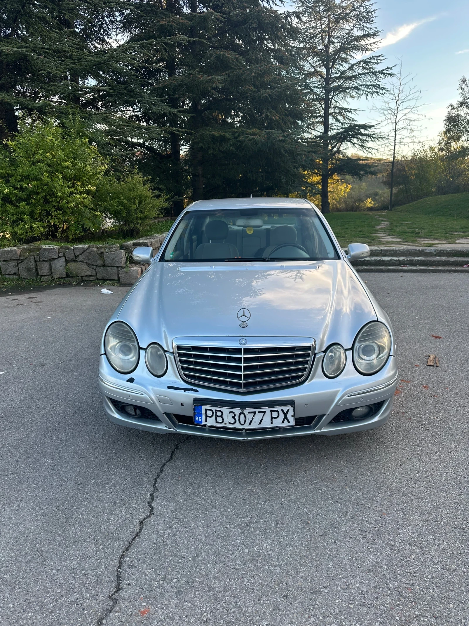 Mercedes-Benz E 220, снимка 2 - Автомобили и джипове - 54196342