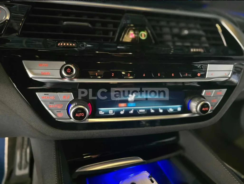 BMW 530 M SPORT* DISTR* HEAD UP, снимка 12 - Автомобили и джипове - 54220878