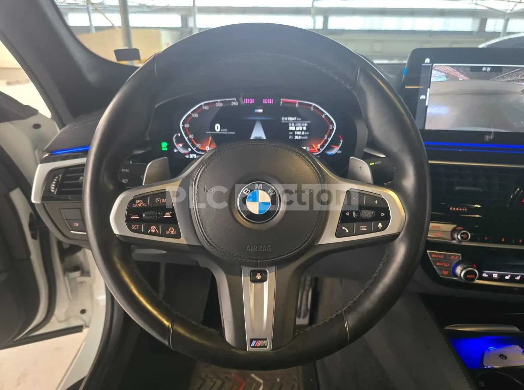 BMW 530 M SPORT* DISTR* HEAD UP, снимка 8 - Автомобили и джипове - 54220878