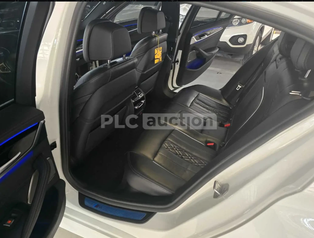 BMW 530 M SPORT* DISTR* HEAD UP, снимка 9 - Автомобили и джипове - 54220878