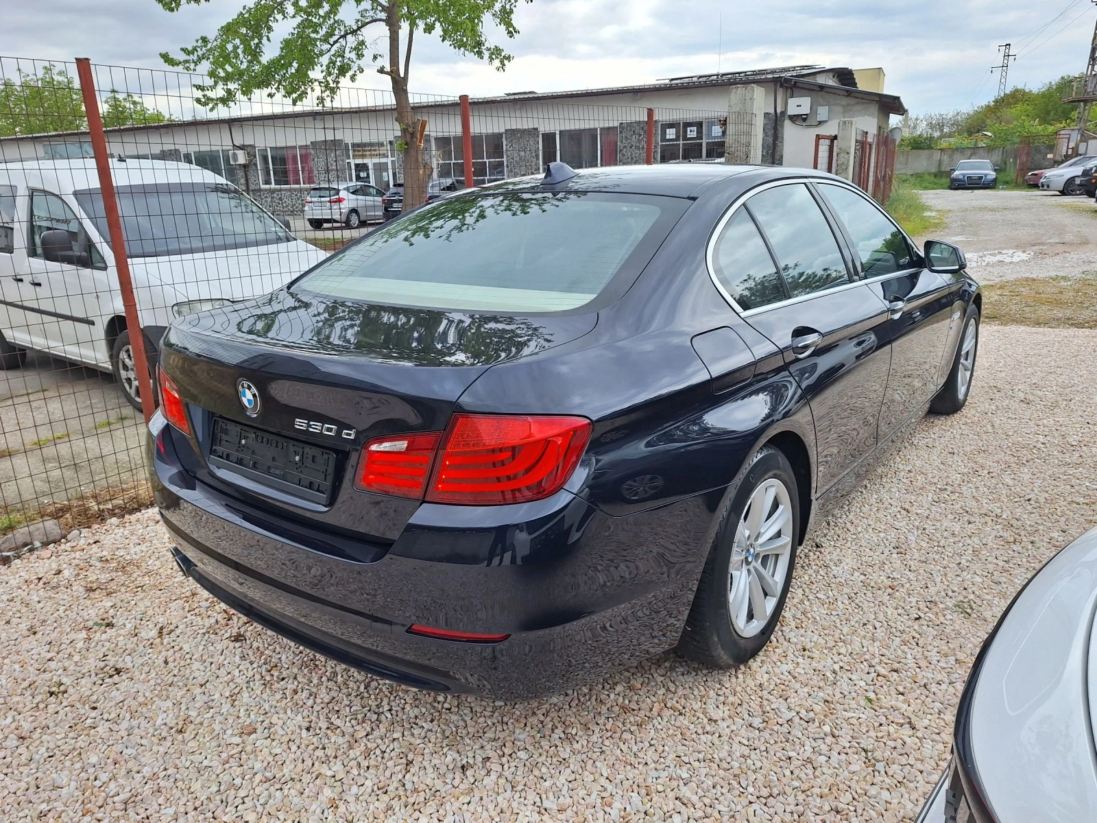 BMW 530 XD* НАВИ/КАМЕРА/КСЕНОН/КОЖА/ХЕДЪП/ФУЛЛ* , снимка 5 - Автомобили и джипове - 54377552
