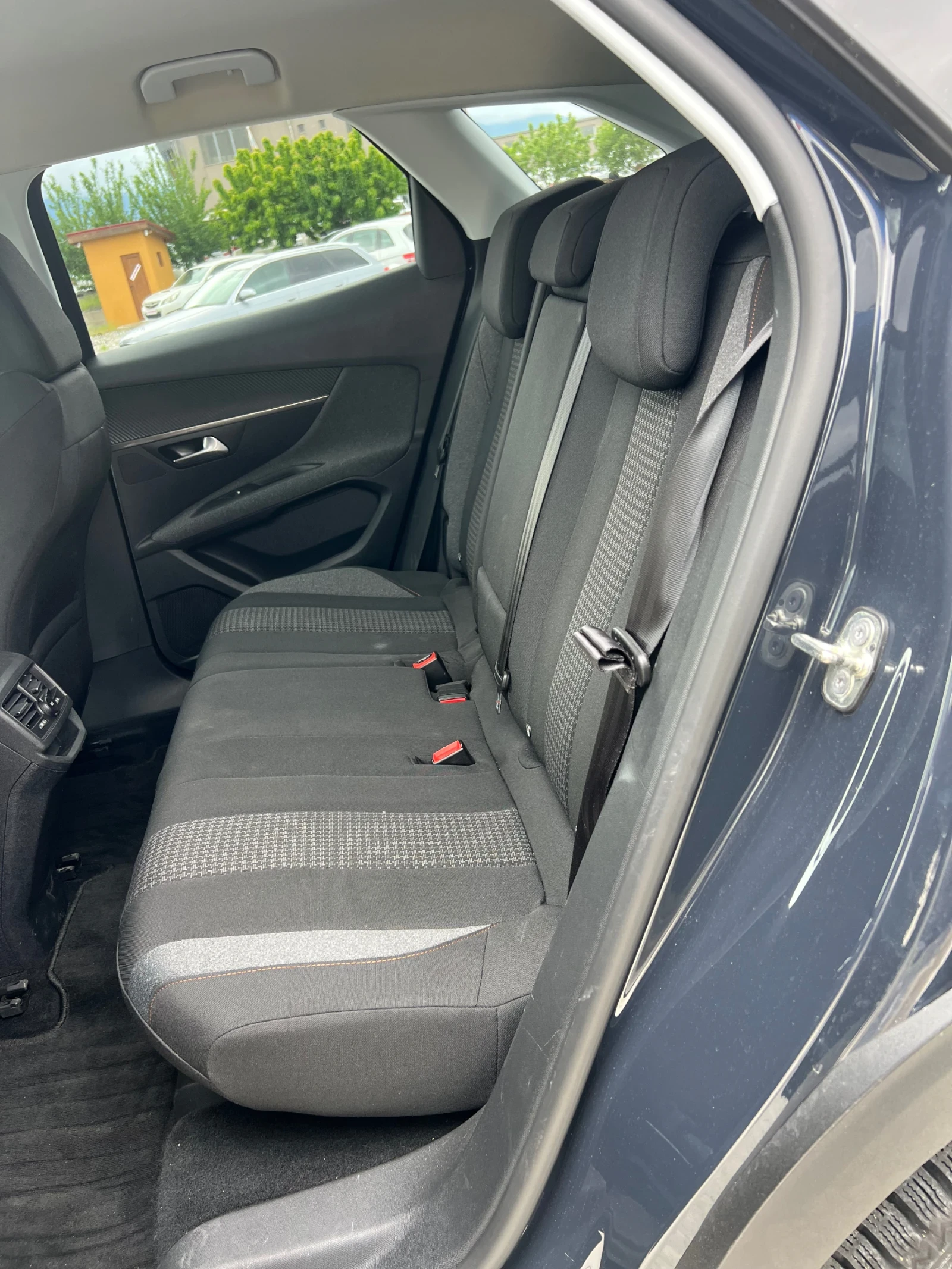 Peugeot 3008 1.5BLUEHDI!! 134.000!! Euro6D!!, снимка 14 - Автомобили и джипове - 54609241