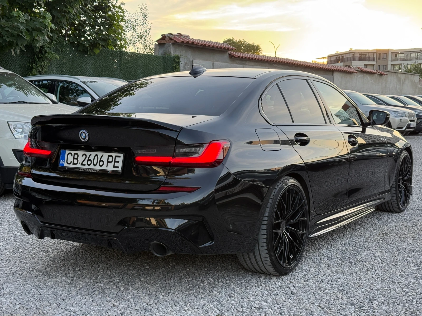 BMW 330 M-Sport-Performance/Laser/Head Up/360Камера/ACC, снимка 7 - Автомобили и джипове - 54716828