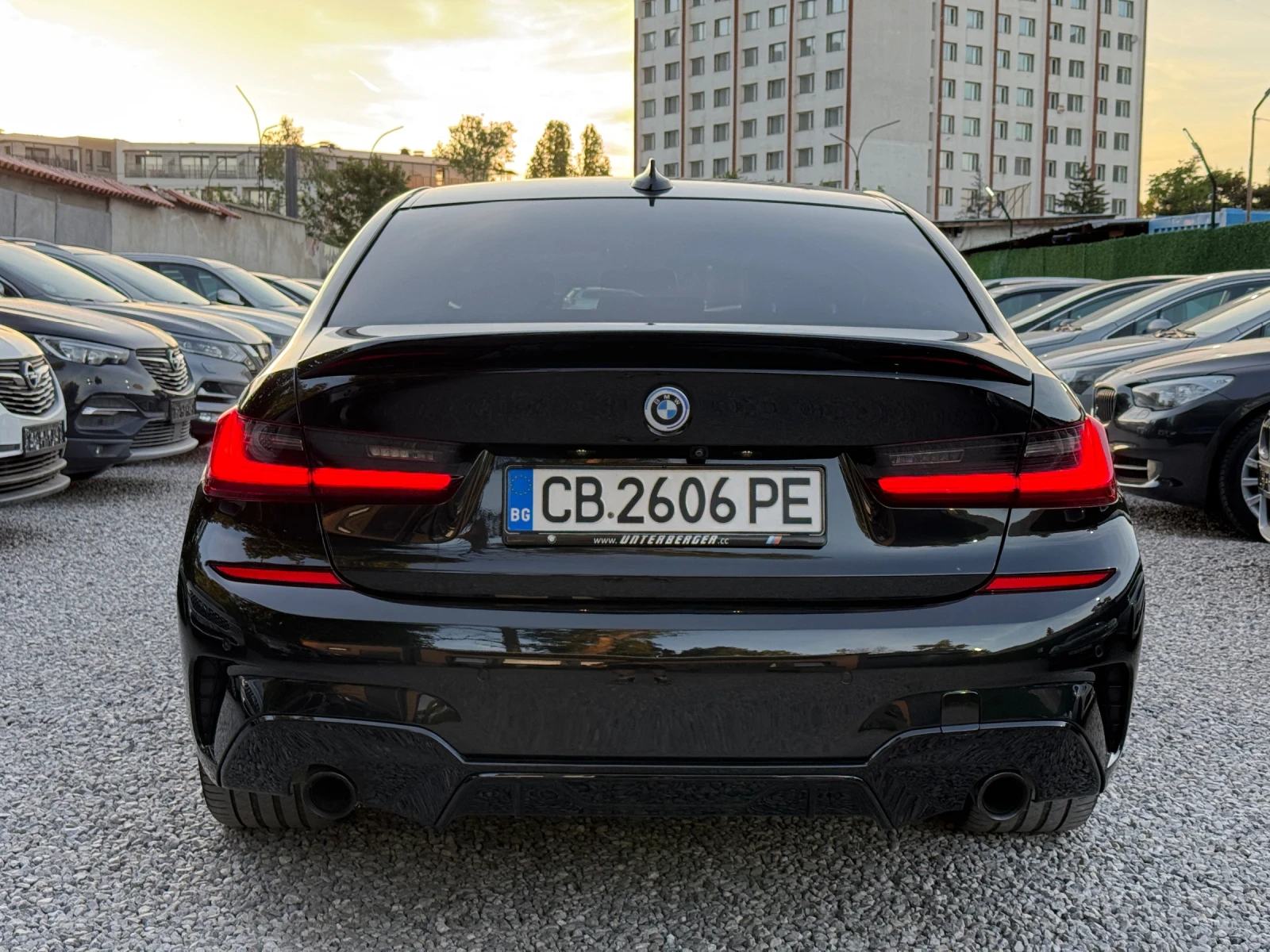 BMW 330 M-Sport-Performance/Laser/Head Up/360Камера/ACC, снимка 6 - Автомобили и джипове - 54716828